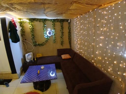 عکس کافه صبحانه چی