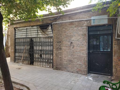 عکس سرویس بهداشتی بوستان و باغ‌موزه لرزاده