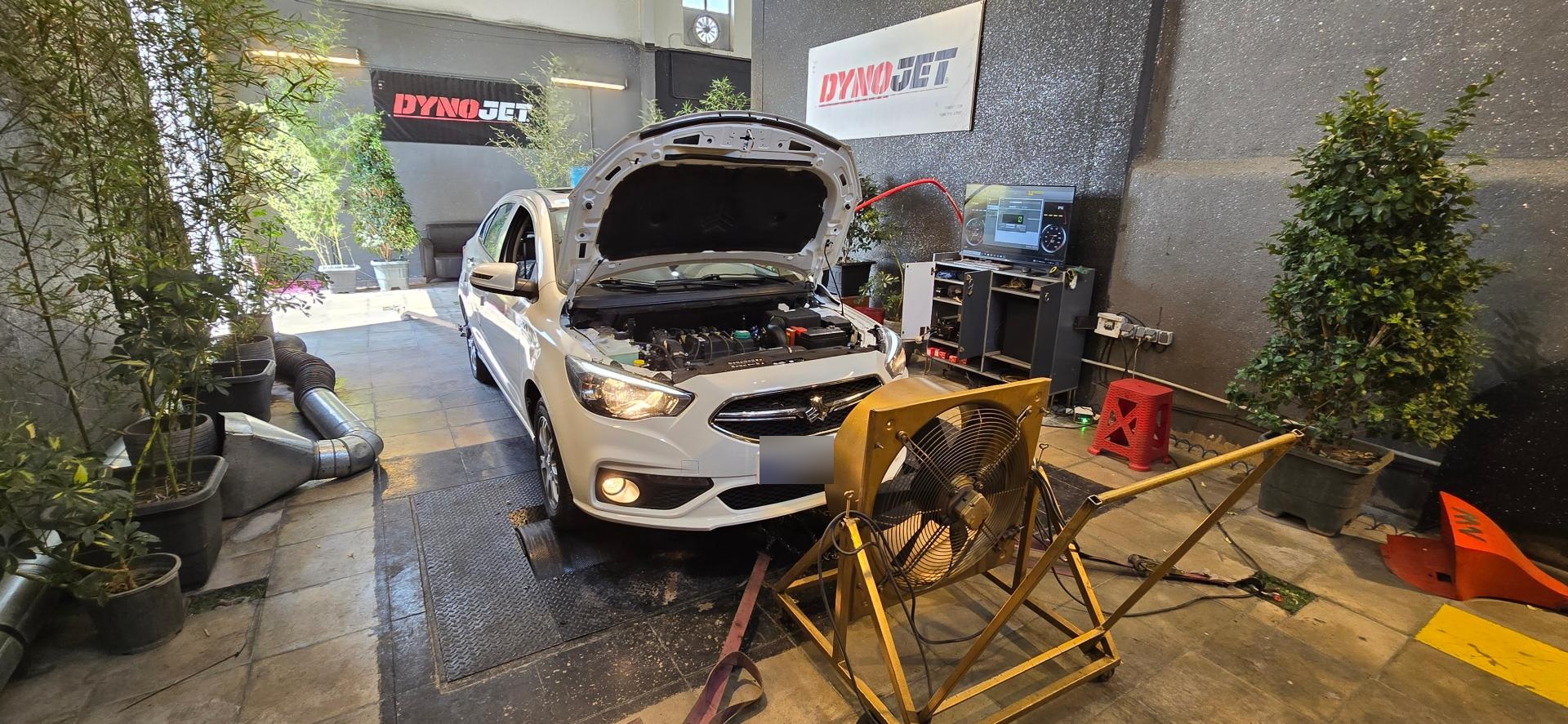 عکس خدمات خودرو داینو فیورس