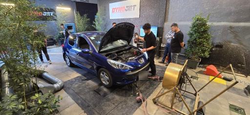 عکس خدمات خودرو داینو فیورس