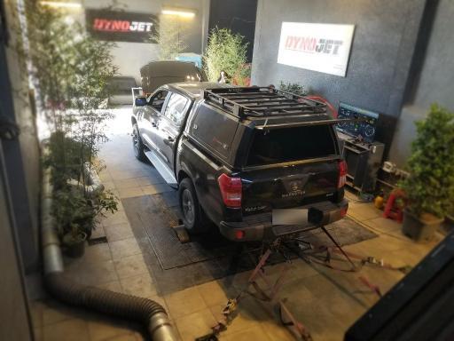 عکس خدمات خودرو داینو فیورس