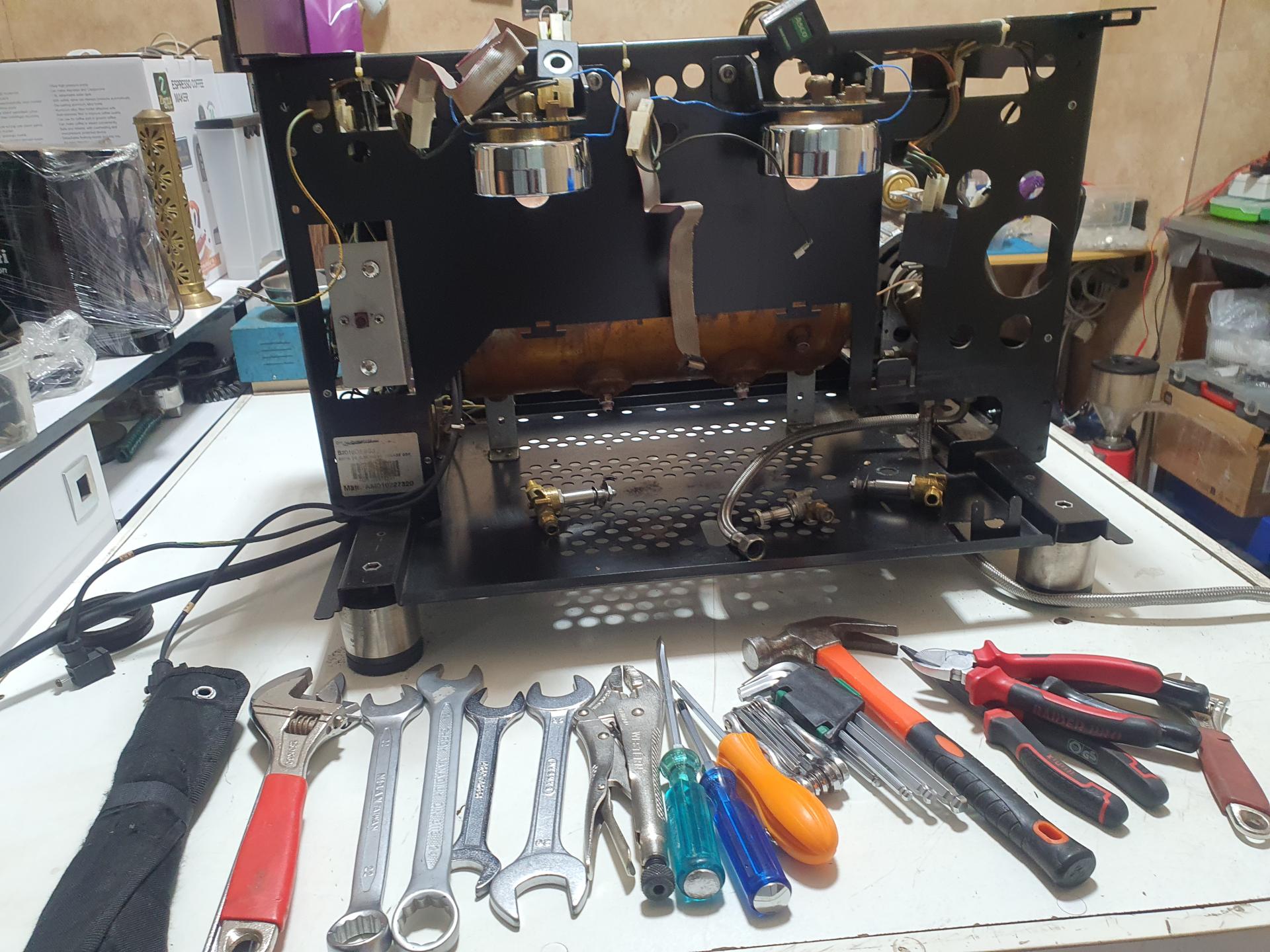 عکس تعمیرات اسپرسوساز صنعتی و خانگی آچار قهوه