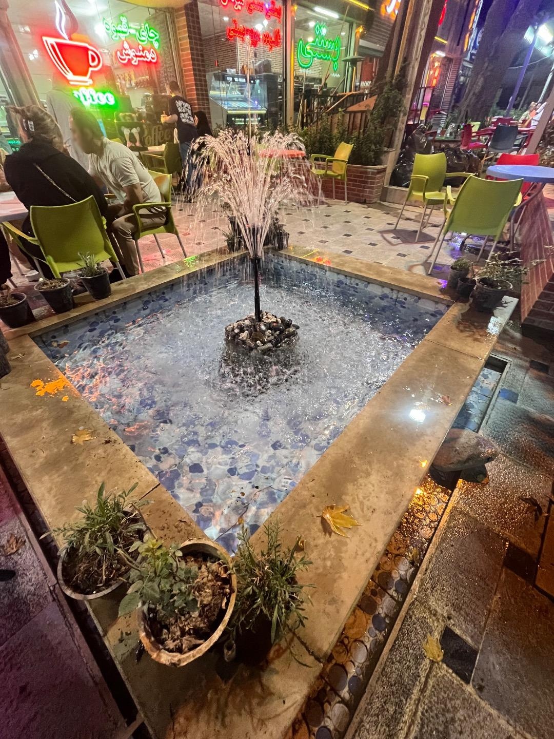 عکس کافه بستنی برکه