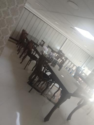 عکس رستوران و بیرون بر ۱۰۰۱ شب