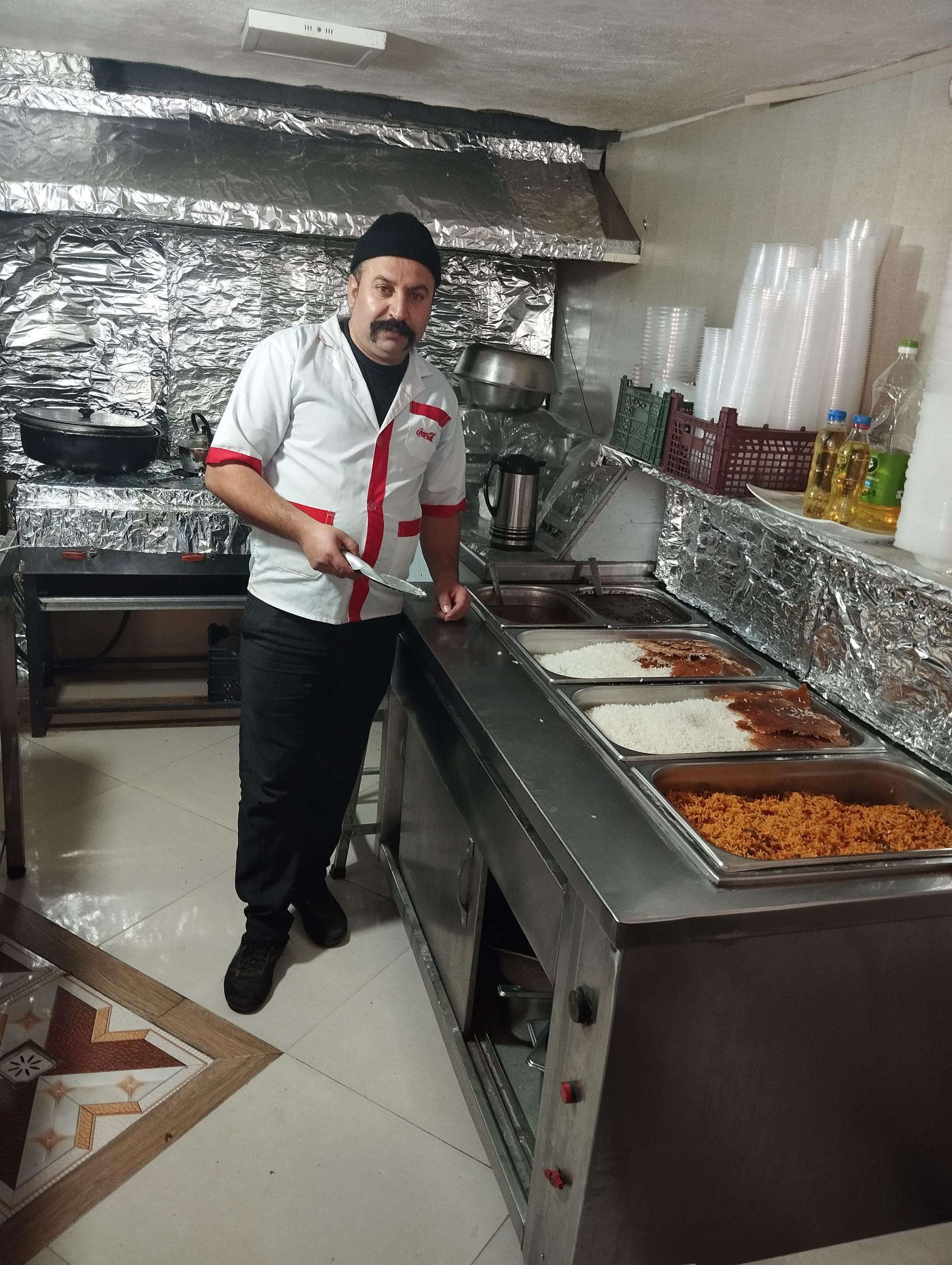 عکس رستوران و بیرون بر ۱۰۰۱ شب