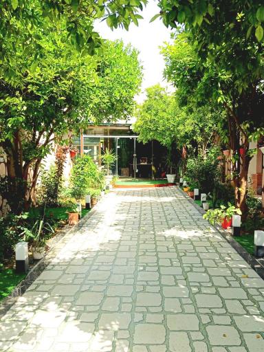 عکس باغ رستوران همسفر 