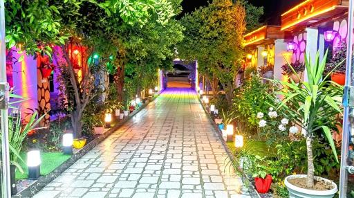 عکس باغ رستوران همسفر 