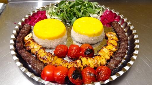 عکس باغ رستوران همسفر 