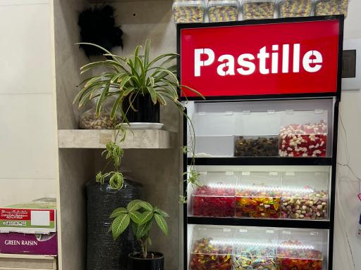 عکس آجیل منصور