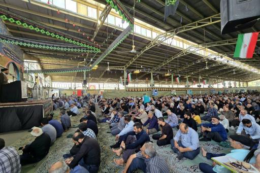 عکس مصلی نماز جمعه خمینی شهر