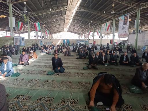 عکس مصلی نماز جمعه خمینی شهر