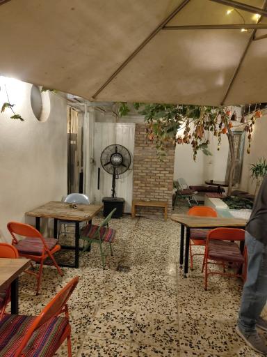 عکس کافه رستوران انسان