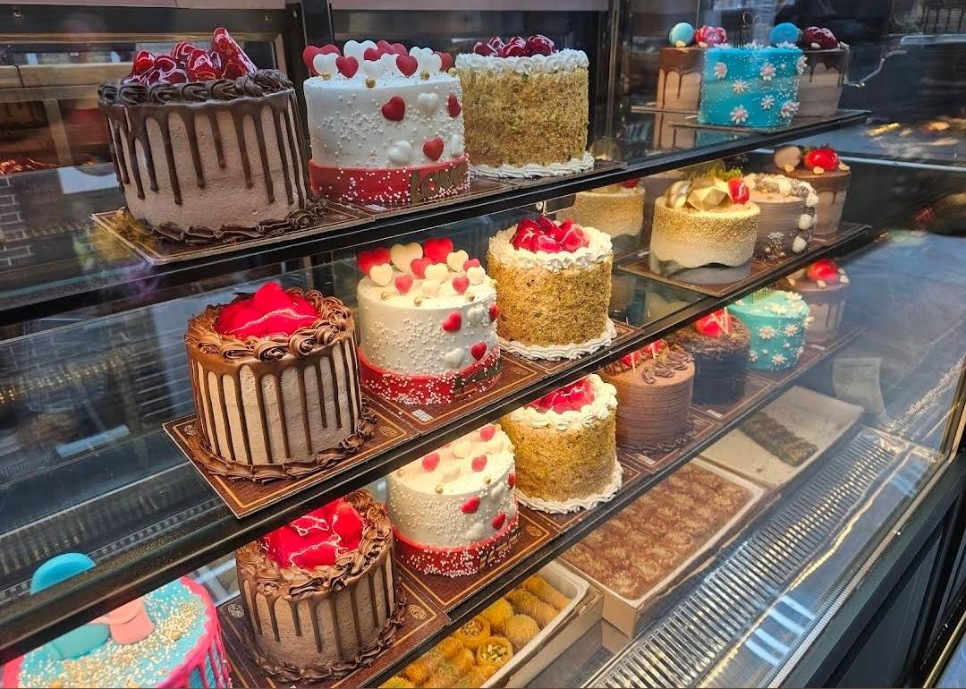 عکس شیرینی سرای اصل تبریز شاهلار (شعبه تهرانسر)