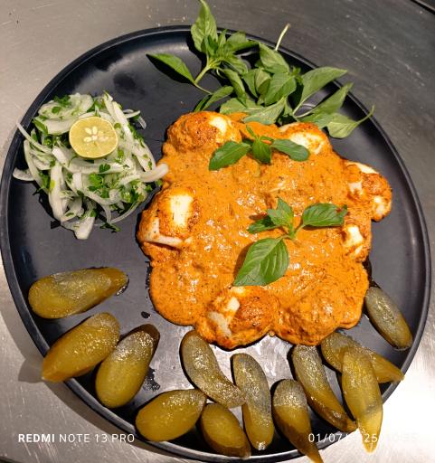 عکس صبحونه خوری چیره دست 