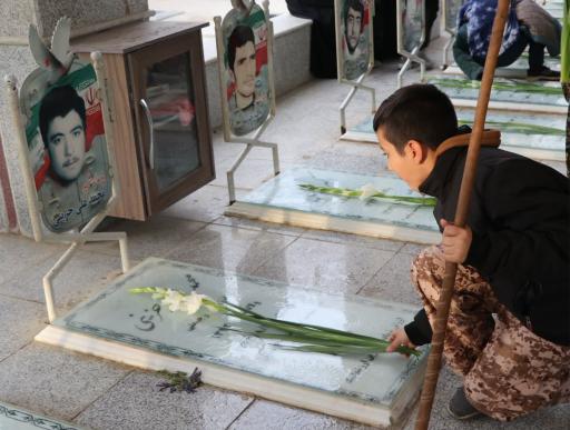 عکس آرامستان و گلزار شهدای امامزاده درچه