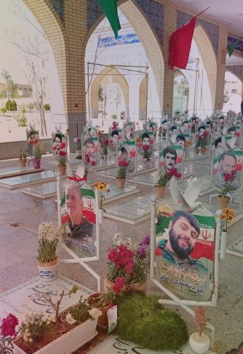 عکس آرامستان و گلزار شهدای امامزاده درچه