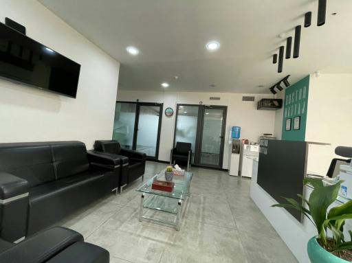 عکس دکتر نتاج متخصص پروتزهای دندانی و ایمپلنت