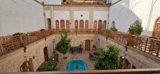 عکس اقامتگاه سنتی سنگ پلوی