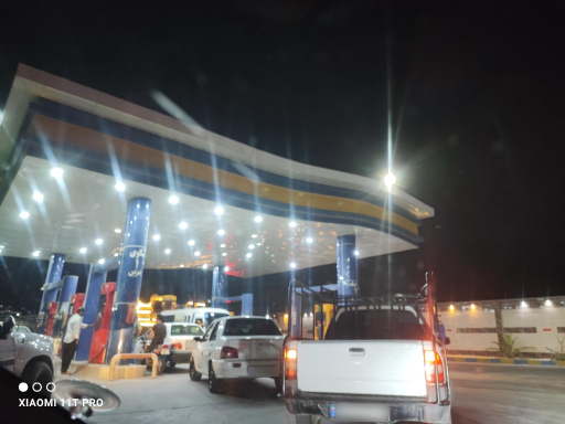 عکس پمپ بنزین