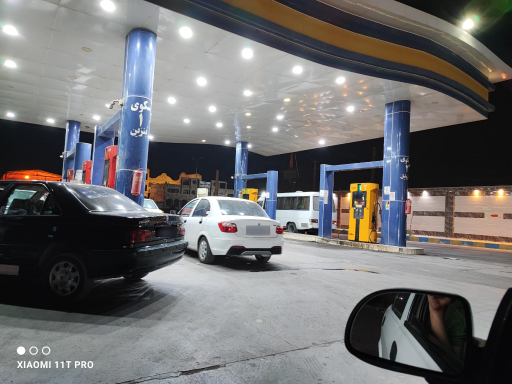 عکس پمپ بنزین