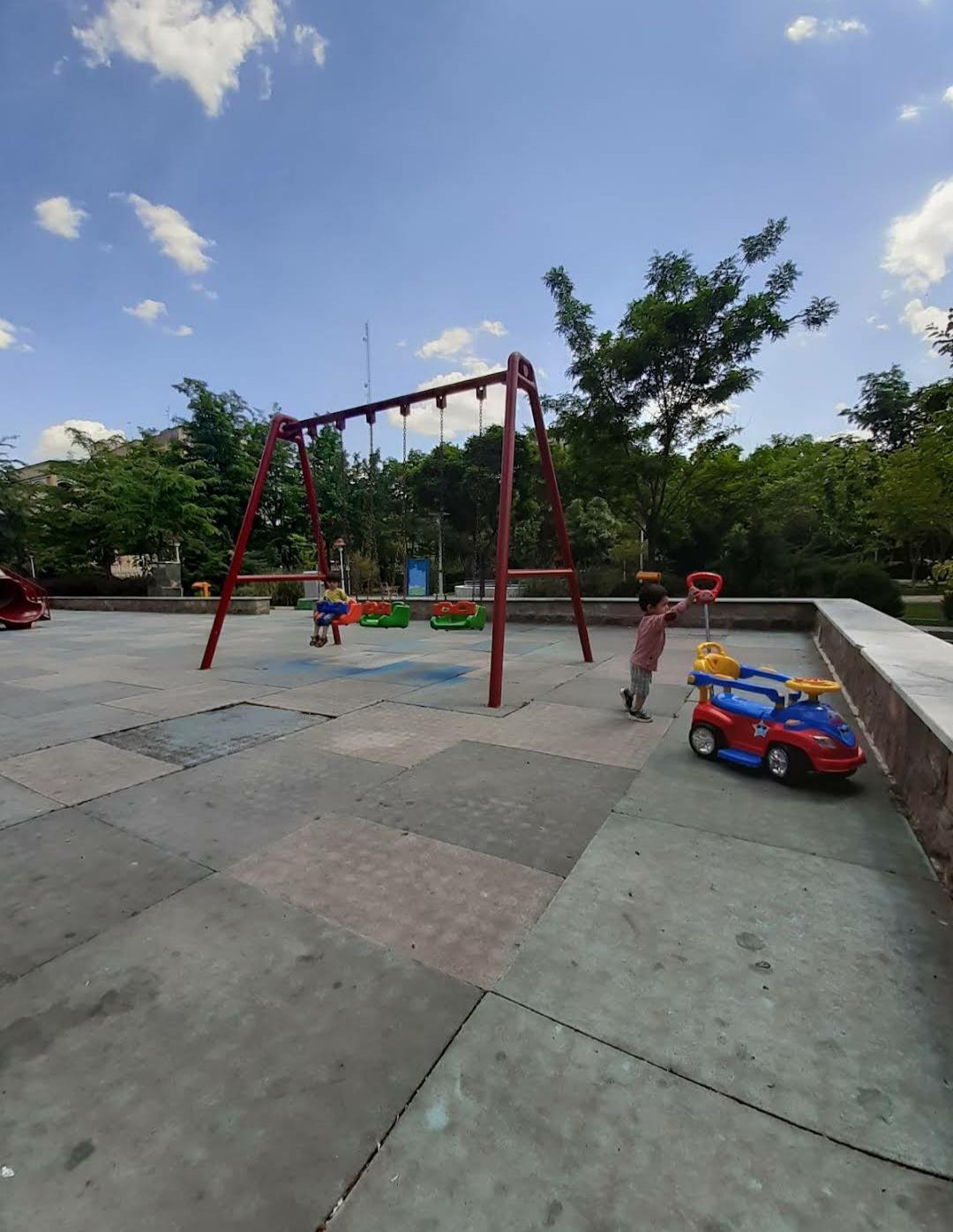 عکس زمین بازی پیچک