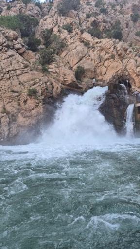 عکس چشمه بل