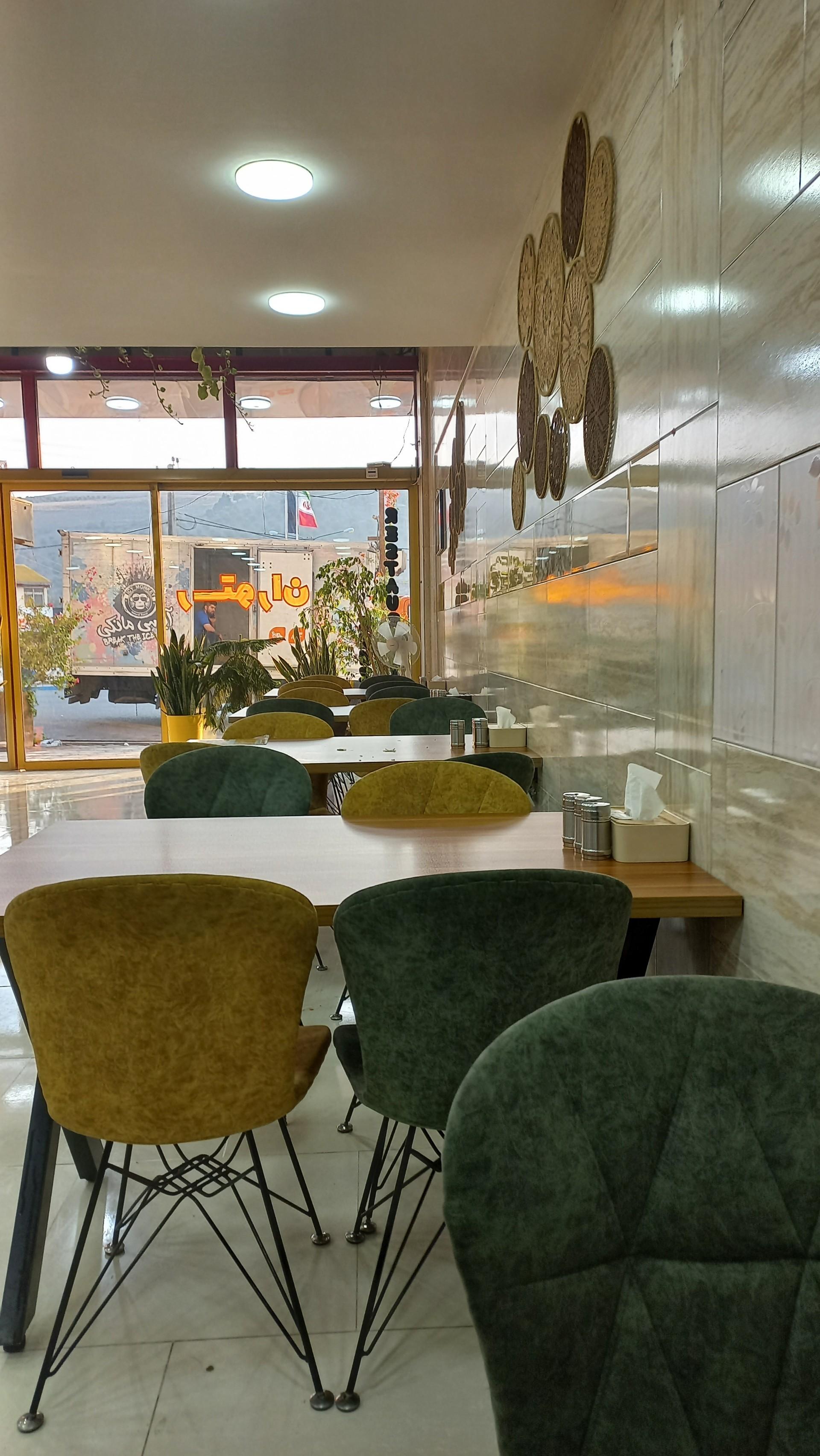 عکس رستوران غذاهای لذیذ گیلانی بهزاد