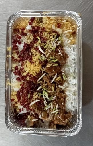 عکس تهیه غذا امیرا