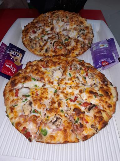 عکس پیتزا سرخ