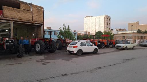 عکس نمایشگاه انواع تراکتور و ادوات کشاورزی.اسکندر مرادی