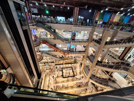 عکس مرکز خرید پروما