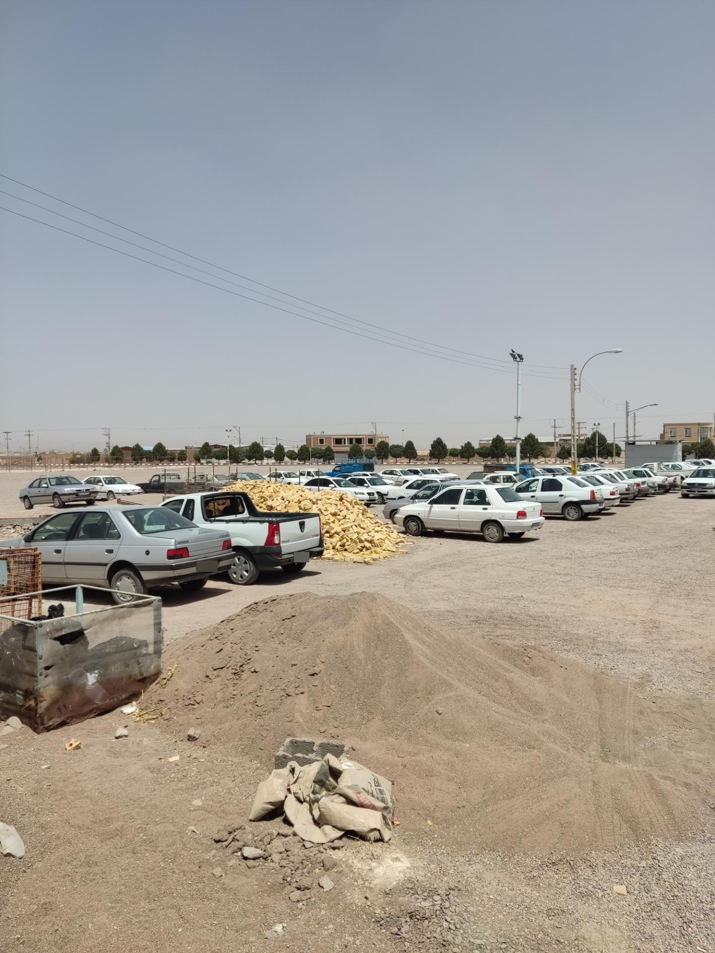 عکس پارکینگ خودرو امامزاده