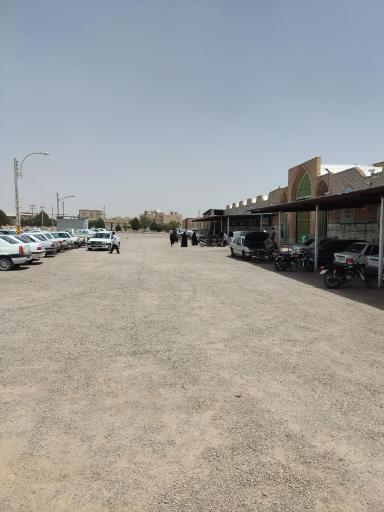 عکس پارکینگ خودرو امامزاده