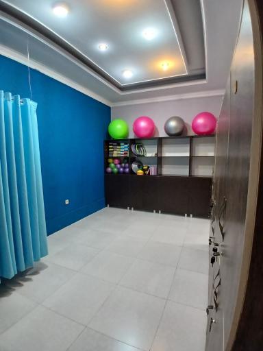 عکس آکادمی ورزشی مانا