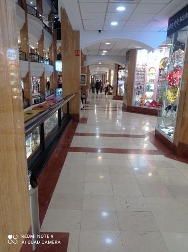 عکس مرکز خرید مهستان