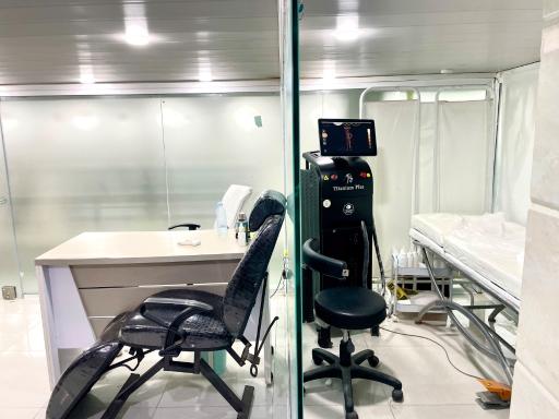 عکس مرکز لیزر کیمیا