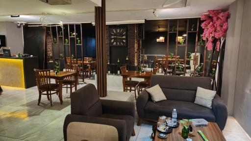 عکس کافه رستوران پنجم ۵