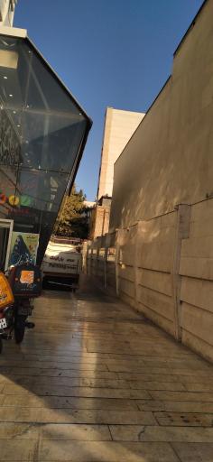 عکس پارکینگ آبان پلازا