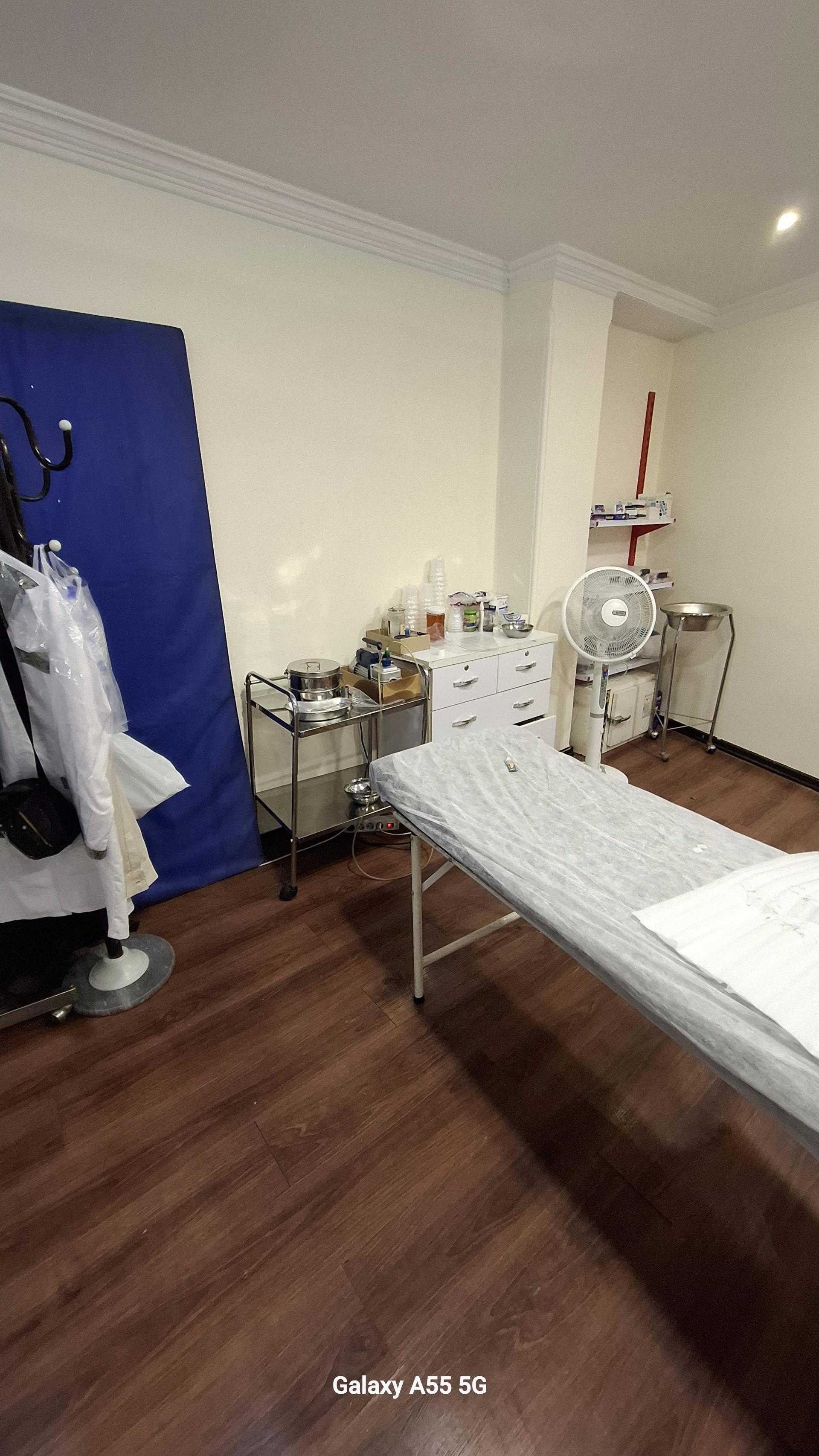 عکس مرکز حجامت و زالو درمانی حکیم