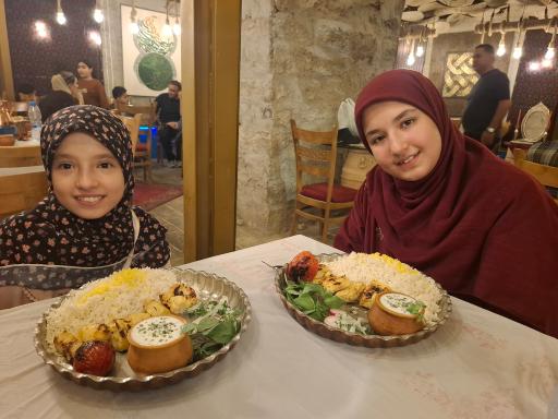 عکس رستوران سنتی شرزه