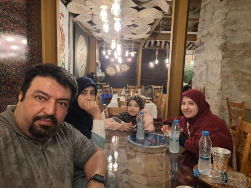عکس رستوران سنتی شرزه