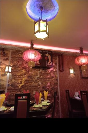 عکس رستوران چینی اژدهای طلایی