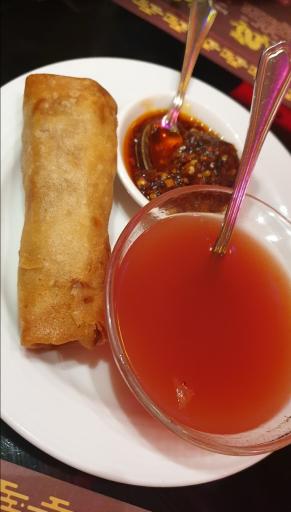 عکس رستوران چینی اژدهای طلایی