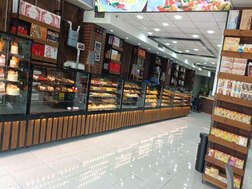 عکس قنادی لادن 