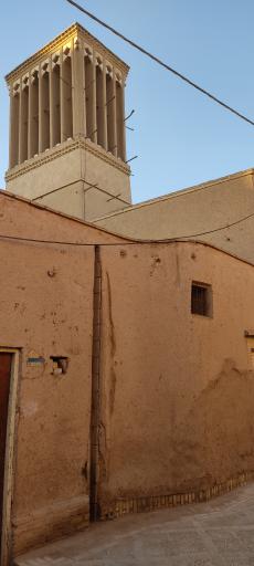 عکس عمارت آشتی کنان