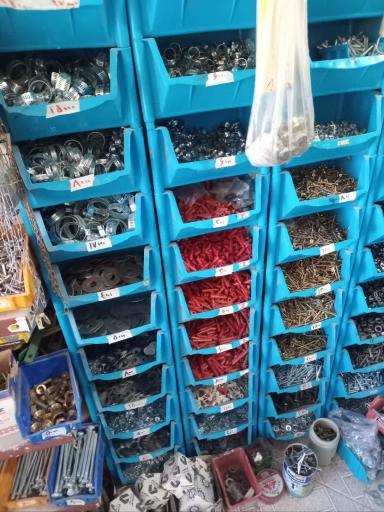 لوله و اتصالات و ابزار فروشی کریمی