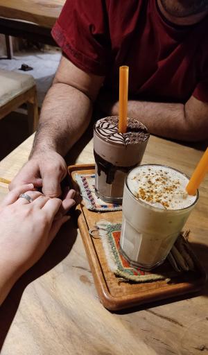عکس عمارت آشتی کنان