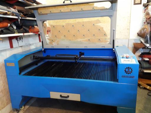 عکس خدمات لیزر چرم و تولیدی کیف فصل نو