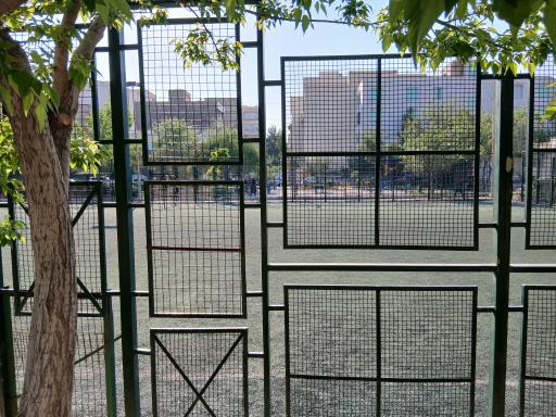 عکس درب ورودی زمین چمن 