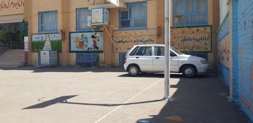 عکس مدرسه نفیسه